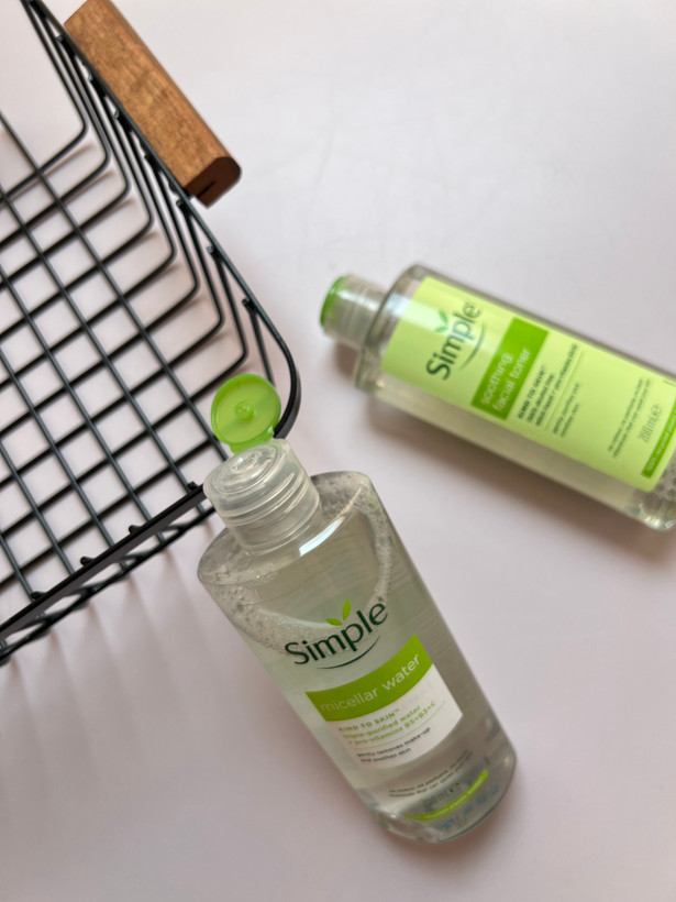 تونر سیمپل simple مدل Soothing Facial Toner رفع منافذ باز صورت مناسب انواع پوست به خصوص پوستای چرب و مختلط حجم 200 میل