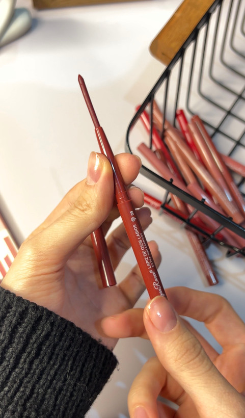 خط لب شمعی پیچی دراگون 12 رنگ (Dragon Lip Liner)