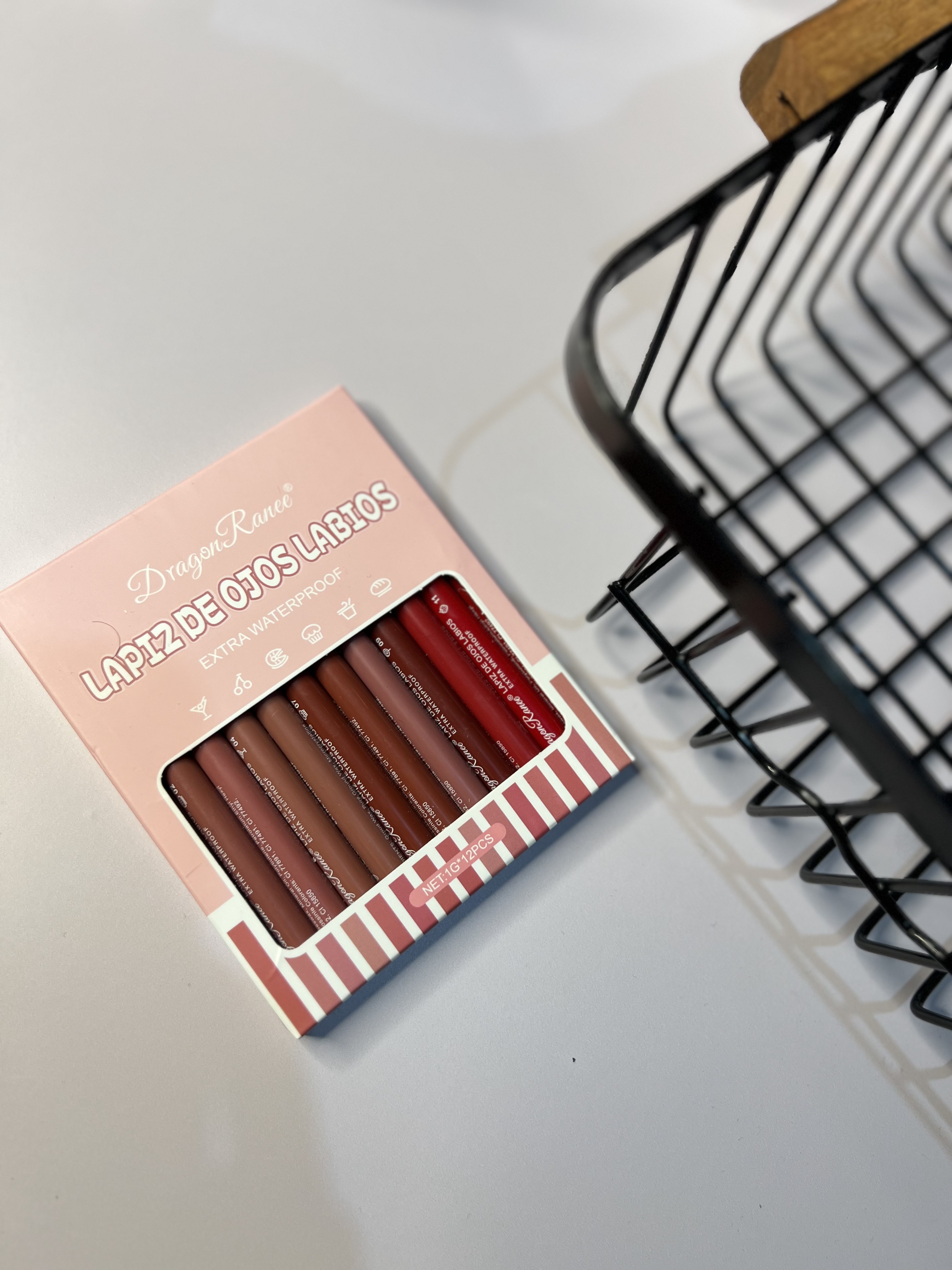 خط لب شمعی پیچی دراگون 12 رنگ (Dragon Lip Liner)