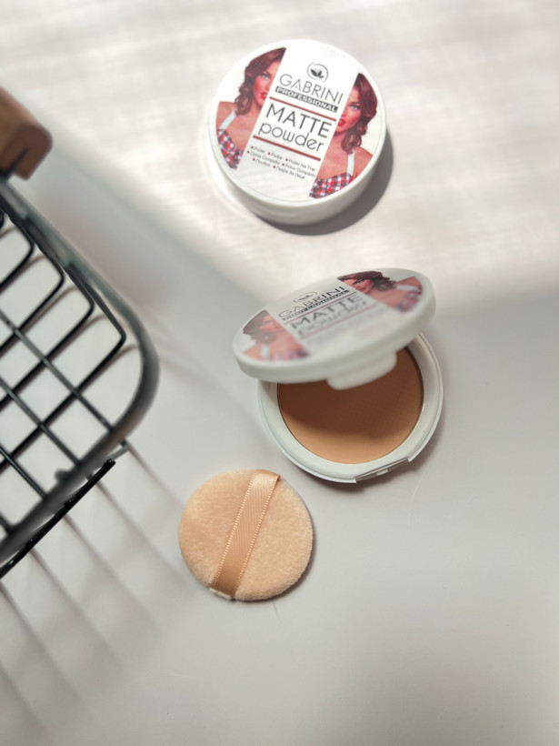 بی بی پنکک گابرینی (Gabrini BB Matte Powder) | پوشش مات و طبیعی با پد مخصوص